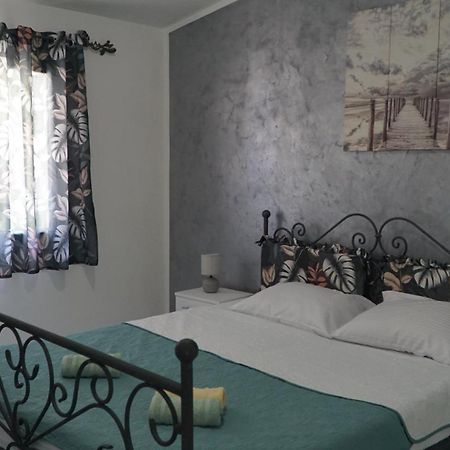 Apartments Pines Бар Екстериор снимка
