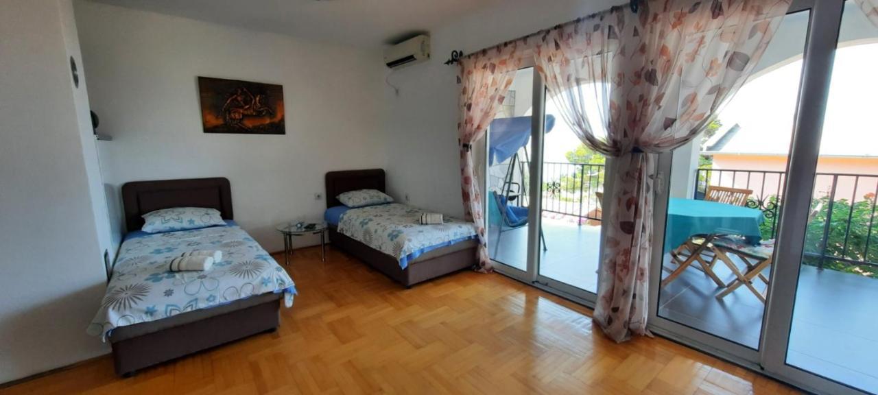 Apartments Pines Бар Екстериор снимка