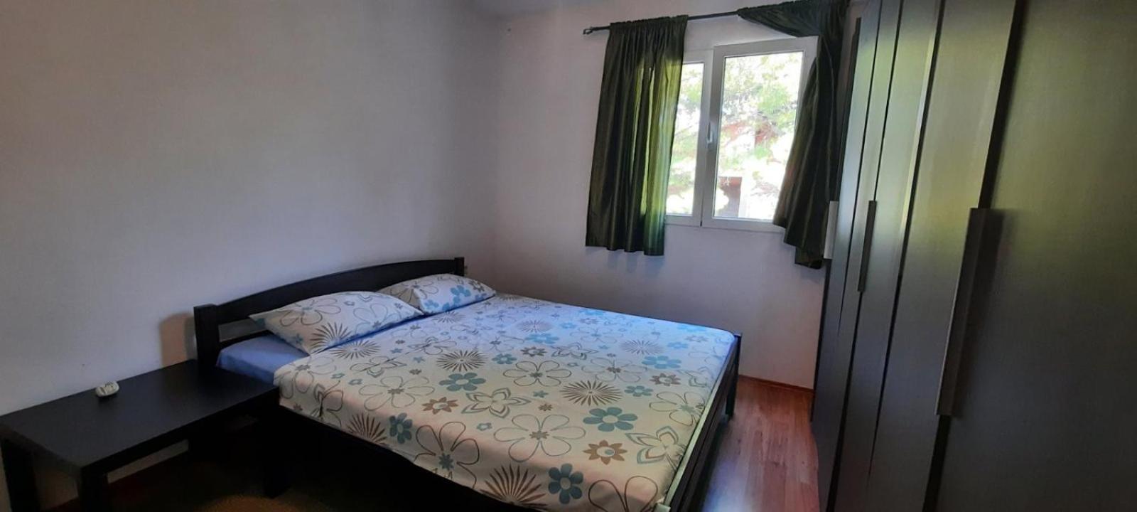 Apartments Pines Бар Стая снимка