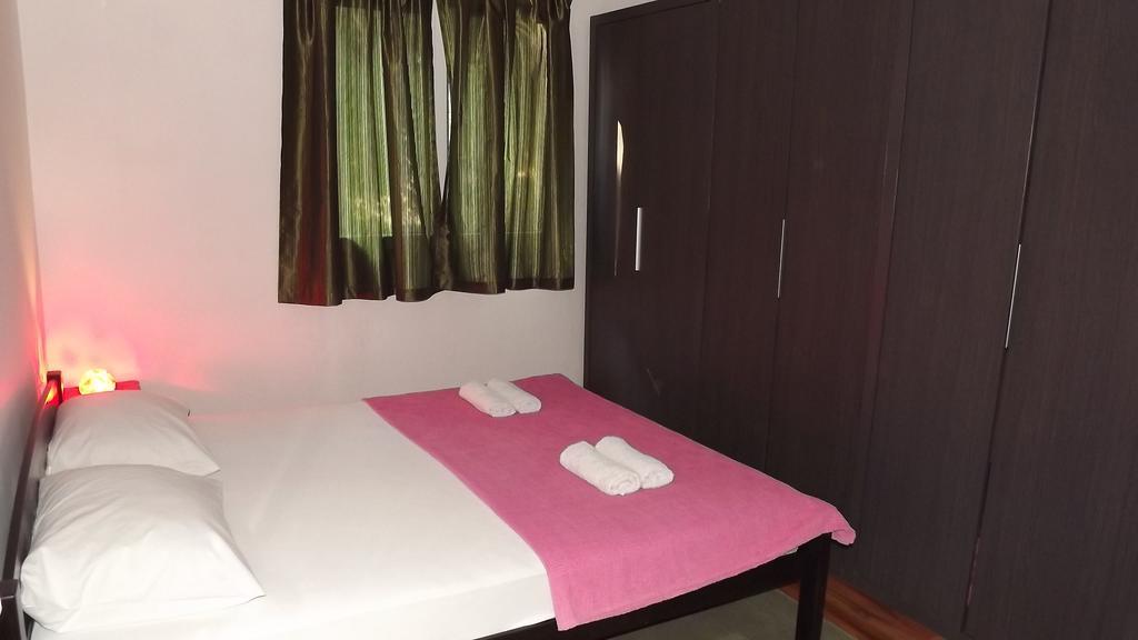 Apartments Pines Бар Екстериор снимка