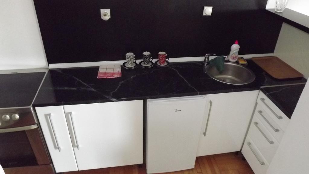 Apartments Pines Бар Екстериор снимка