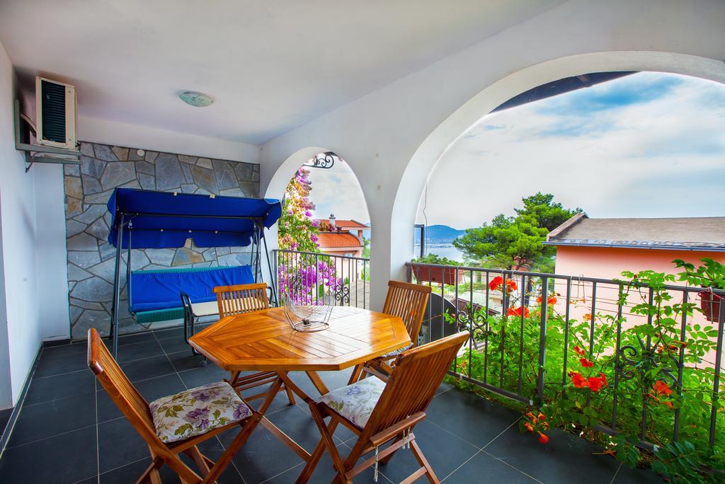 Apartments Pines Бар Екстериор снимка
